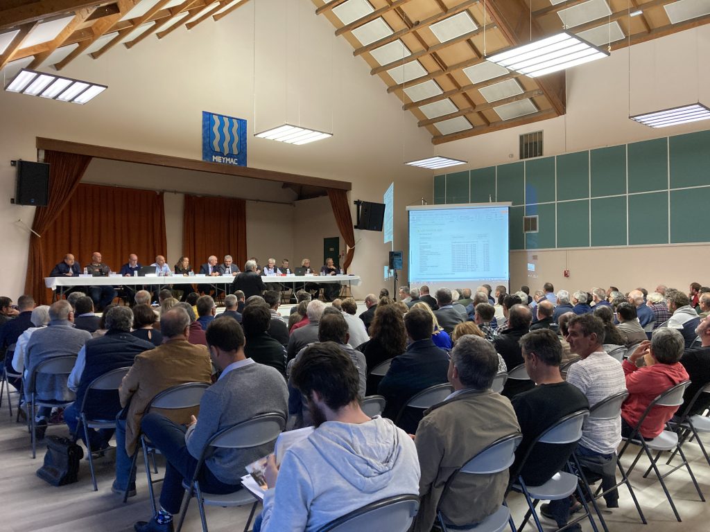 Préserver la ressource en eau : en veillant à une gestion équilibrée et durable des nappes phréatiques, des cours d’eau et des zones humides. Préserver la ressource en eau : en veillant à une gestion équilibrée et durable des nappes phréatiques, des cours d’eau et des zones humides.